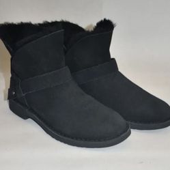 UGG Australia Black Zariyah Water Repellent Ankle Boots/Booties. Size 7.5. Worn once