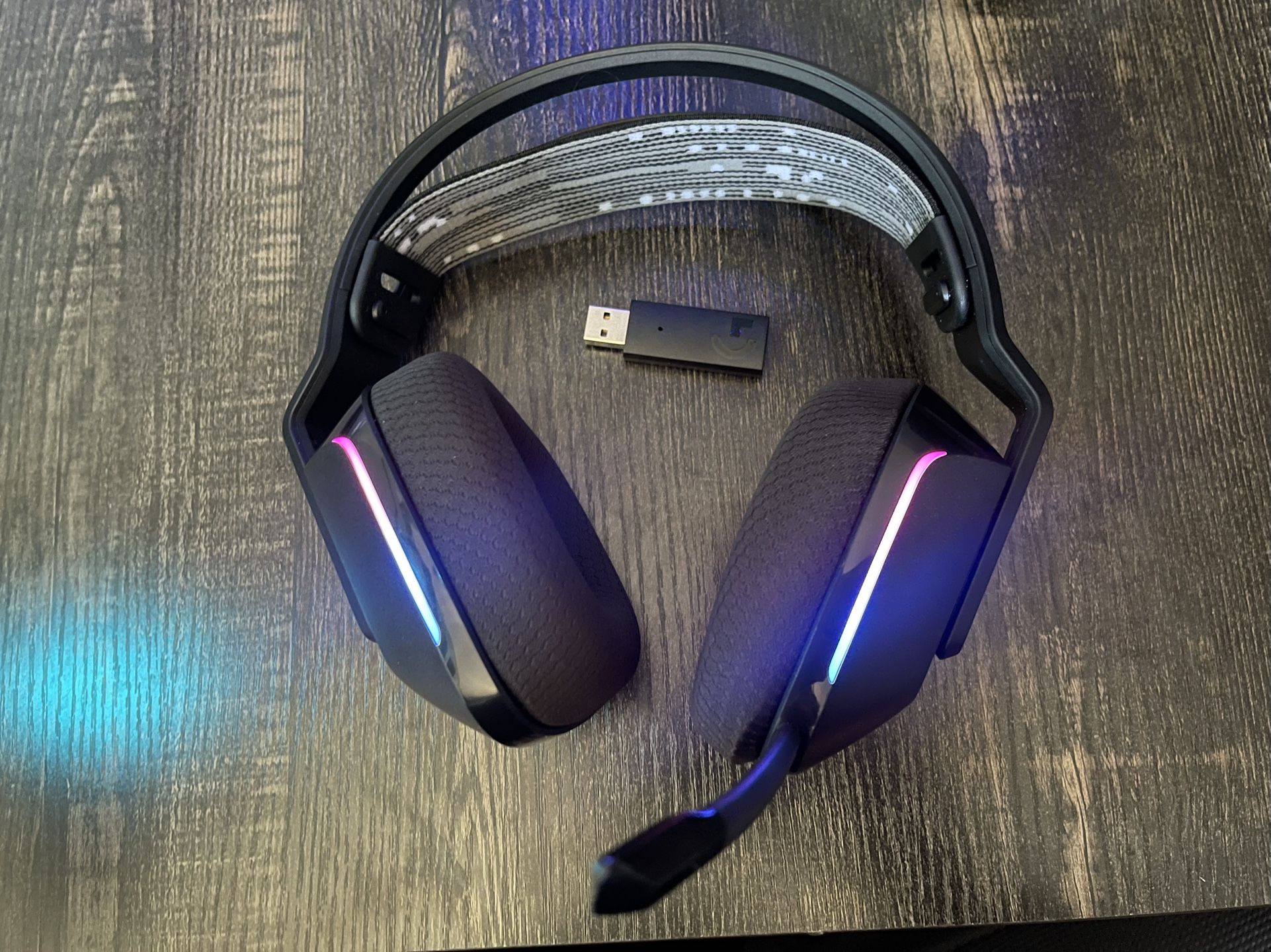 Logitech G733 Lightspeed Wireless Gaming Headset