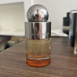 Molton Brown Oud And Gold 