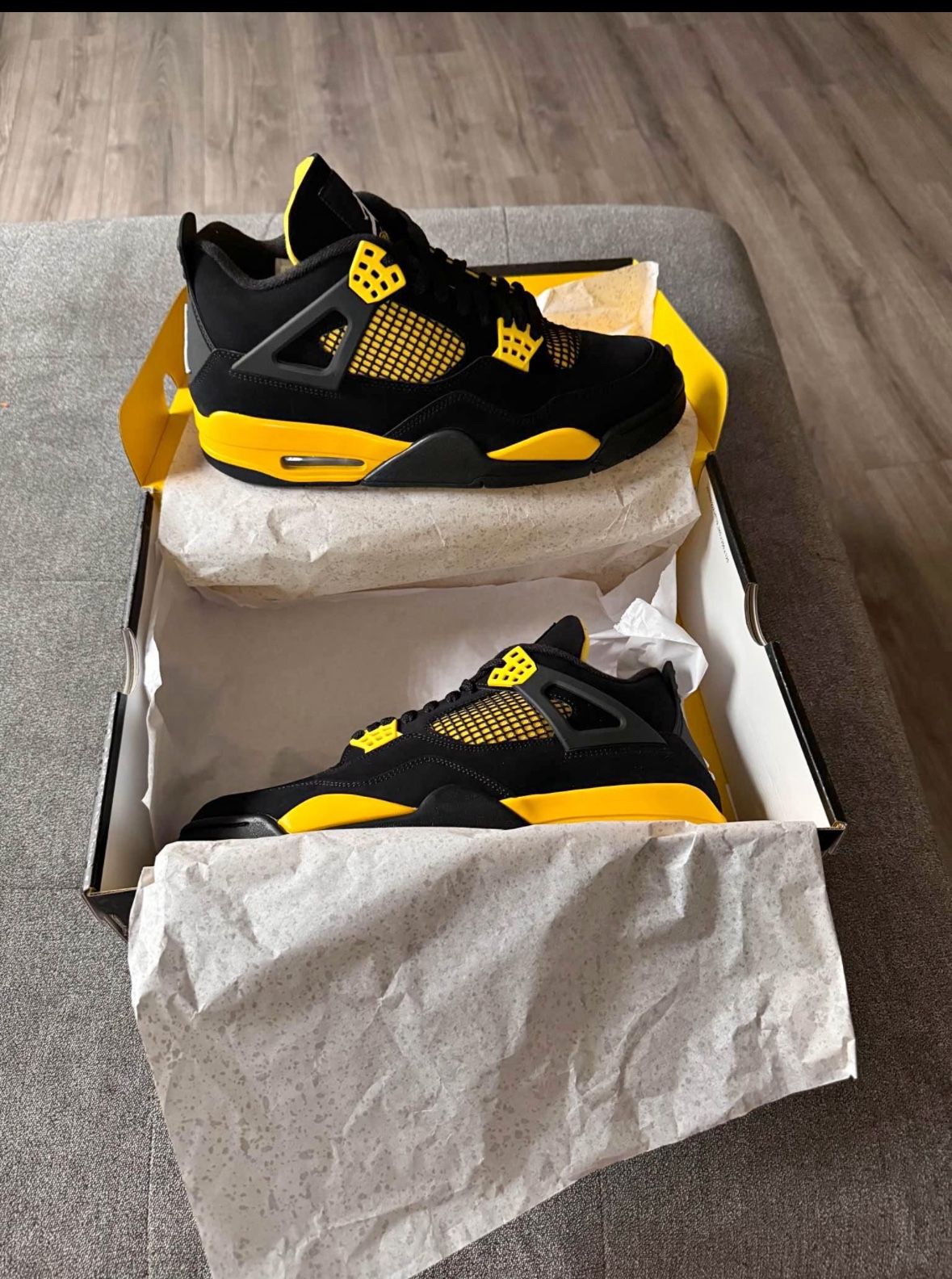 Jordan 4 Yellow Thunder