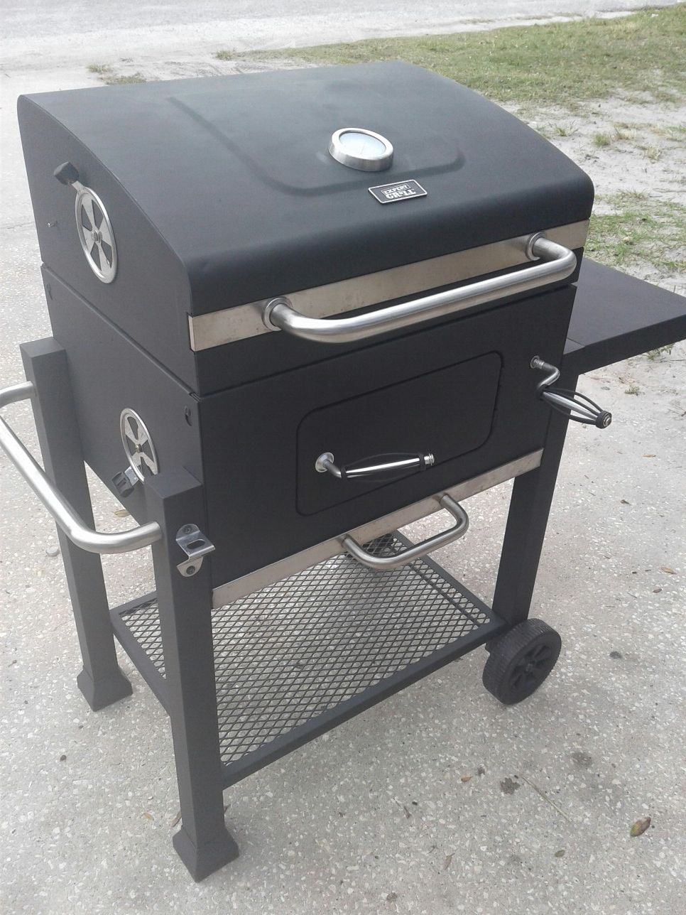Almost New charcoal grill!!!! I will deliver depending on location