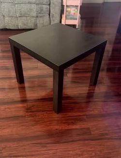 IKEA Lack Side Table. Dimensions: (WxDxH): 22 x 22 x 18 in. Pick Up in Van Nuys CA