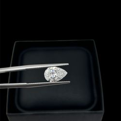 2.01 Carat Lab-grown Pear Shape Certified Diamond 