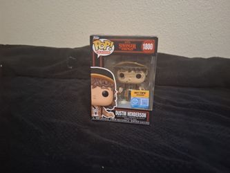 Dustin hot topic exclusive funko pop