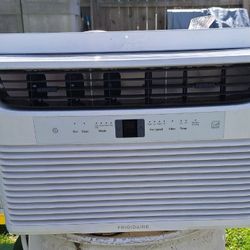 Air Conditioner  - 6,000 BTU Window Unit AC,  Energy Saver Mode,  Digital,  Like New