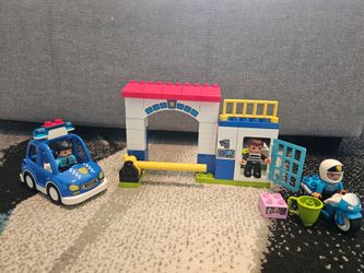 LEGO DUPLO Police Station (10902) + FREE Police Motorcycle!