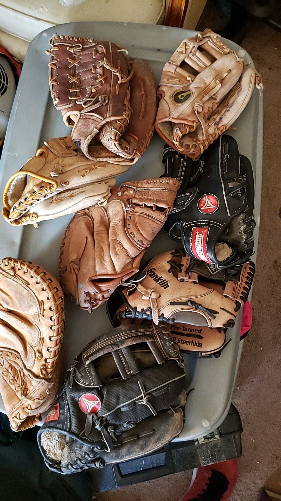 Baseball gloves