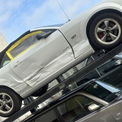 WANT  TO  BUY  :  Passenger Door  2005 - 2009 Mustang GT Convertible.   