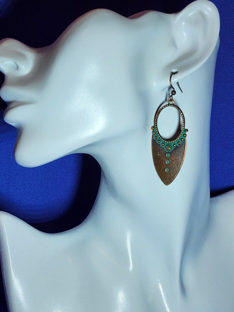Three Dot Dart Earrings