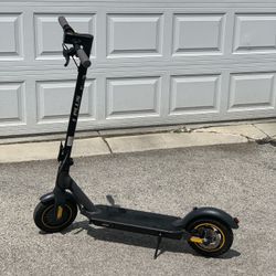 1Plus S10 E-Scooter