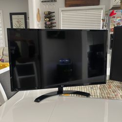 32” LG Monitor