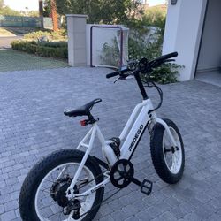 White Pedego Element Electric Bike