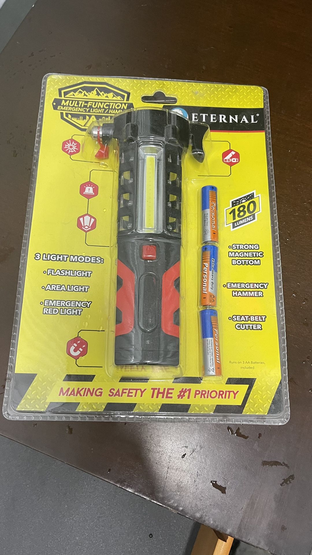 Multifunction eternal three light mode magnetic Flashlight bottom emergency hammer seatbelt cutter