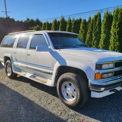 1988 Chevrolet Suburban Thumbnail