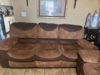 Couch/ sofa / recliner