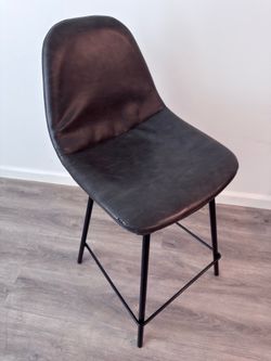 Bar-height chairs (x2)