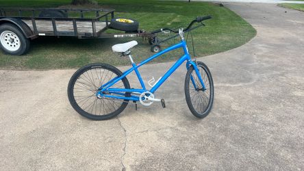 Specialized Carmel 02 cruiser bicycle
