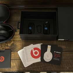 Beats Studio 3 over ear headphones