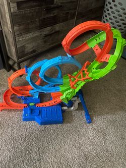 Hotwheel race track