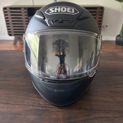$140 Shoei RF 1200 with automatic tint in sunlight , clear at night photochromic face shield and pin lock antifog 