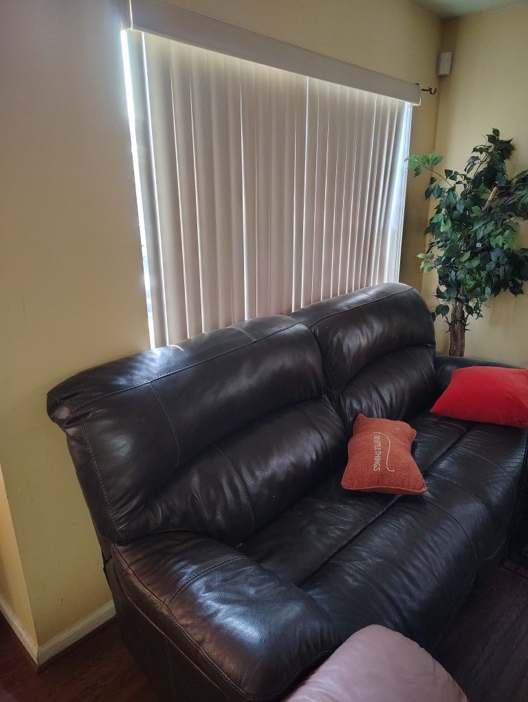 Leather Love Seat And Recliner