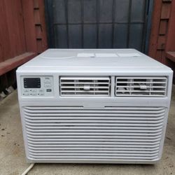 TCL 12,000 BTU Window 3 in 1 Air Conditioner,Dehumidifier And Fan