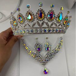 Holographic CROWN-Corona set