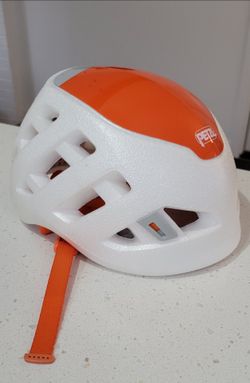 New Climbing Helmet Petzl Sirocco S/M