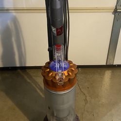 Dyson Ball Animal 3 Extra Vacuum.  