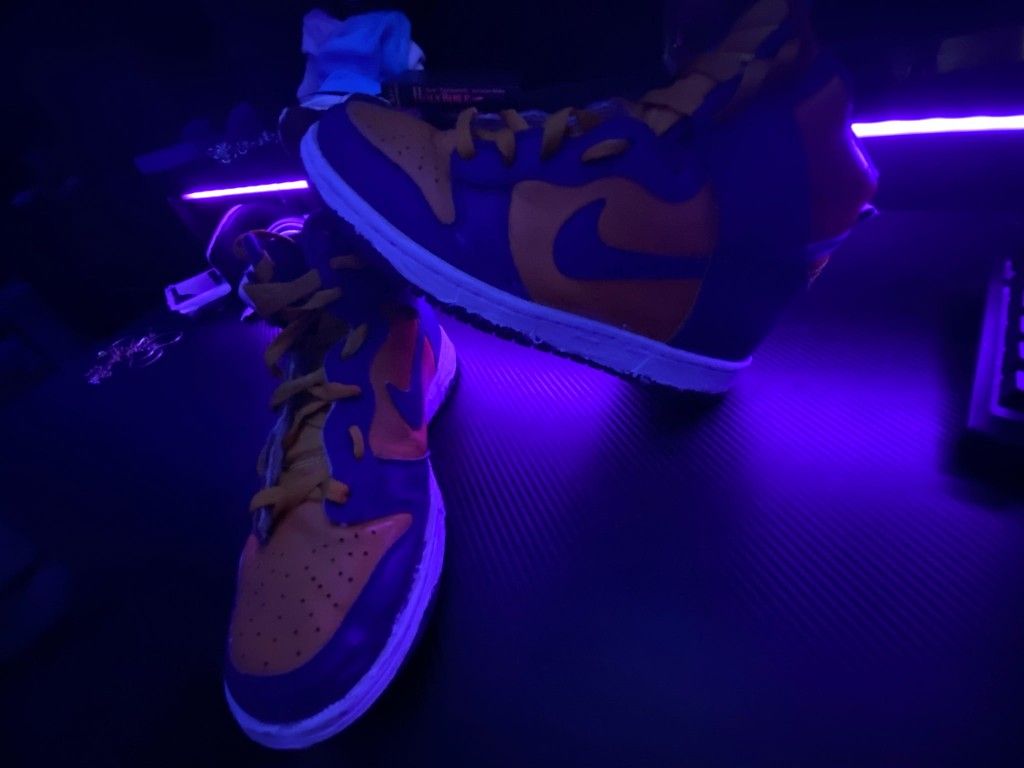 Nike Dunks Lakers High, A Size 6, Used Three Times And For 80$
