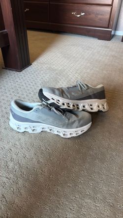 On Cloudmonster(first generation, glacier/meadow colorway) Size 10