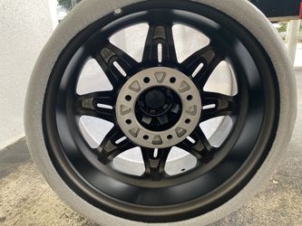 Brand New Tire Rim (20 Inches)