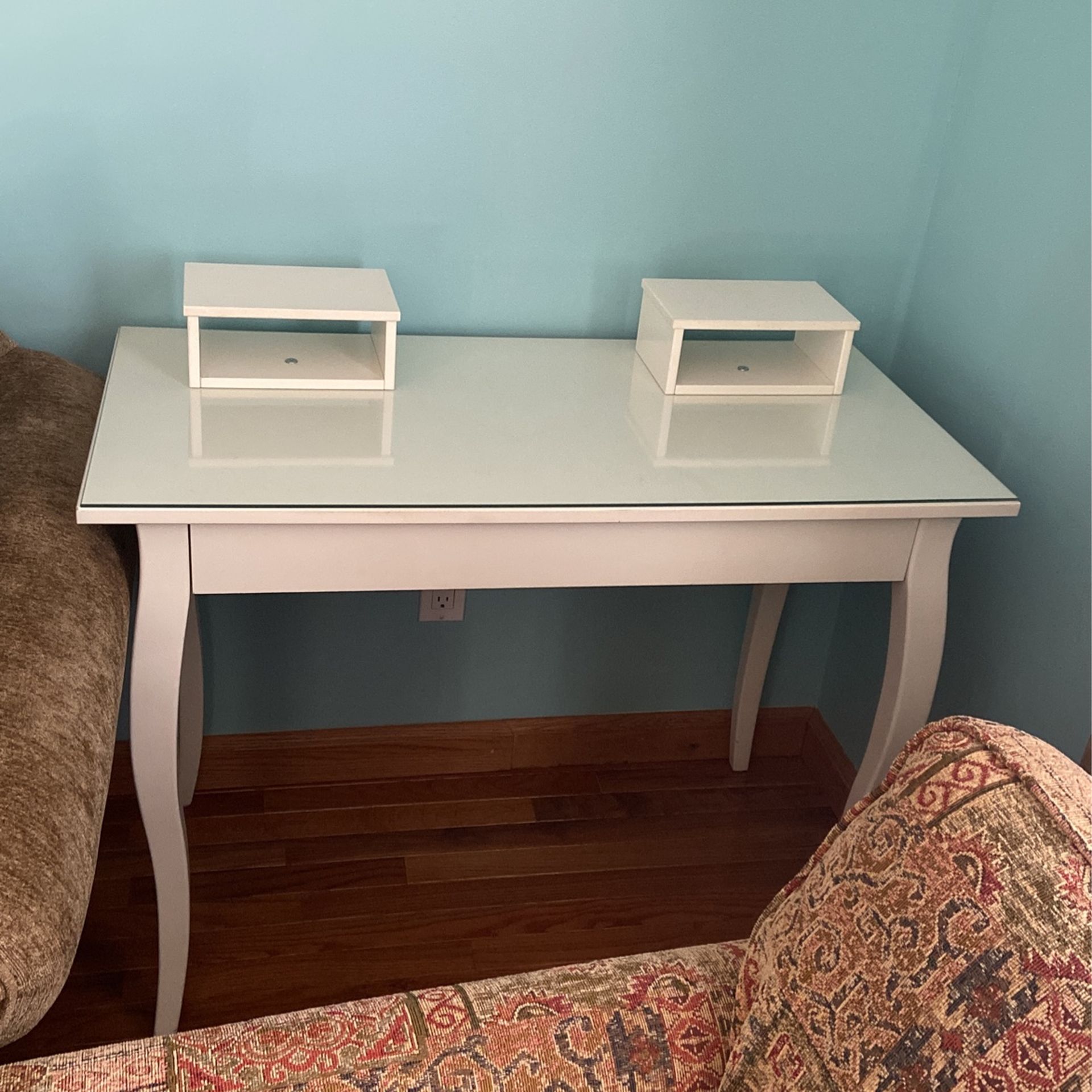 Vanity Table With Drawer
