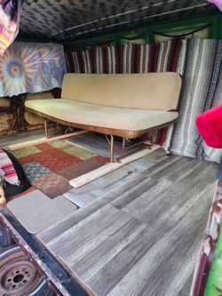 Bench seat / bed