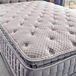 KING NEW BRAND NEW PILLOWTOP MATTRESS AND BOXSPRING 