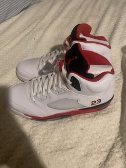 Jordan 5 Fire Reds black tongue DEAD STOCK . Size 12