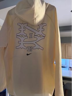Nike Men's Therma-FIT Pullover Baseball Hoodie and sweat pants in Cream