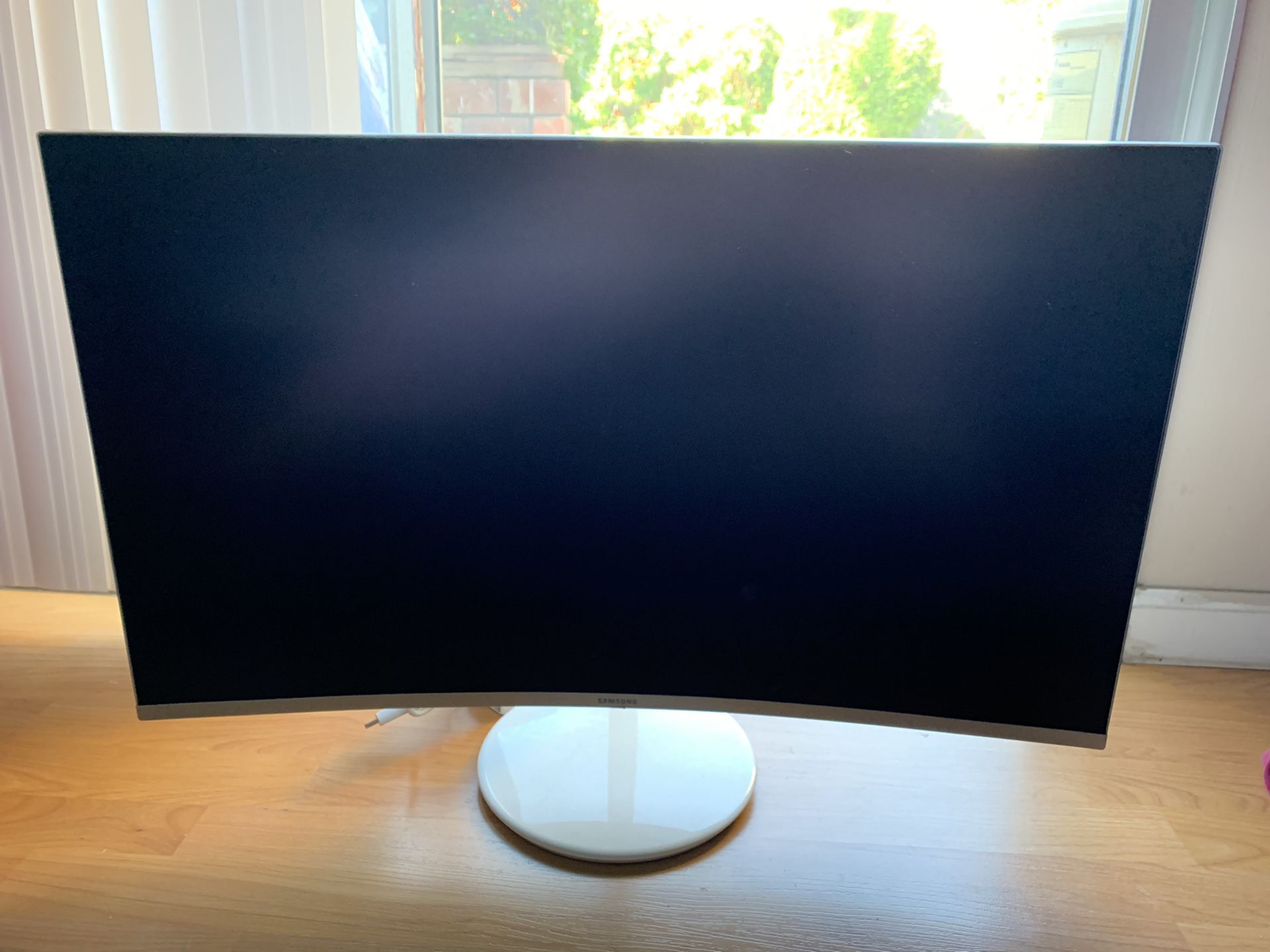 32’’ Curved Monitor
