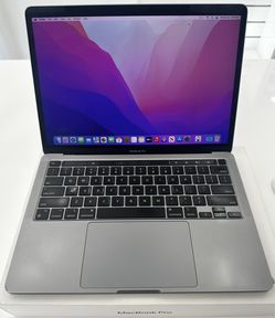 MacBook Pro 13" 2020 [M1][8GB][256GB SSD][B][Open Box] Includes Warranty!- Financing Available
