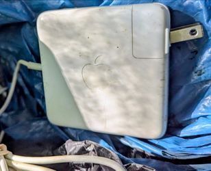 Apple MagSafe 2 Power Adapter 85W in shoreline area