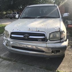 2000 White Toyota Tundra 