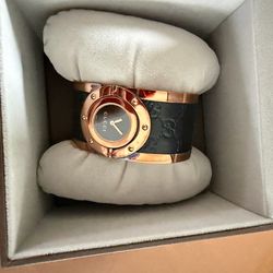 Louis Vuitton twirl watch