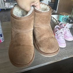 Uggs Mini Size 1