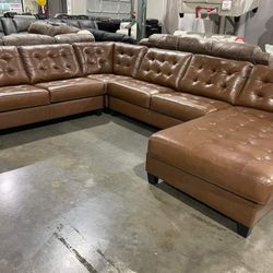 Brown Large Leather Sectional, Couch, Seccional/ Delivery Available,  Financing Options 