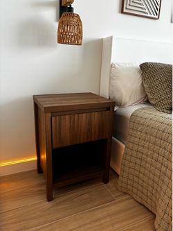2 pcs Night Stands