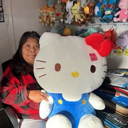 Huge Hello Kitty 