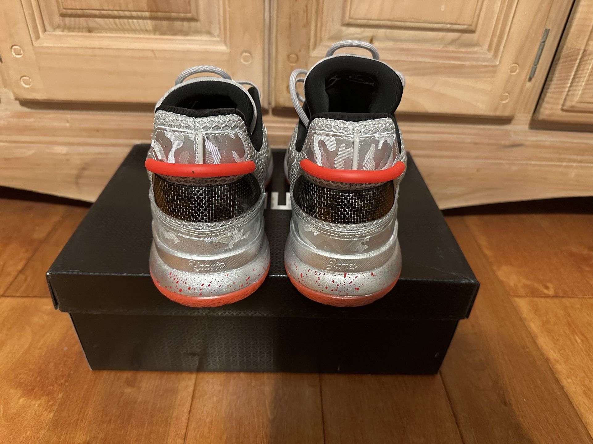 Li Ning Way Of Wade (WOW 7) *Veteran* Size 10 **Worn Once** Li Ning Way Of Wade (WOW 7) *Veteran* Size 10 **Worn Once  main image 3