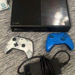 Xbox One With 2 Wireless Controllers And All Cords