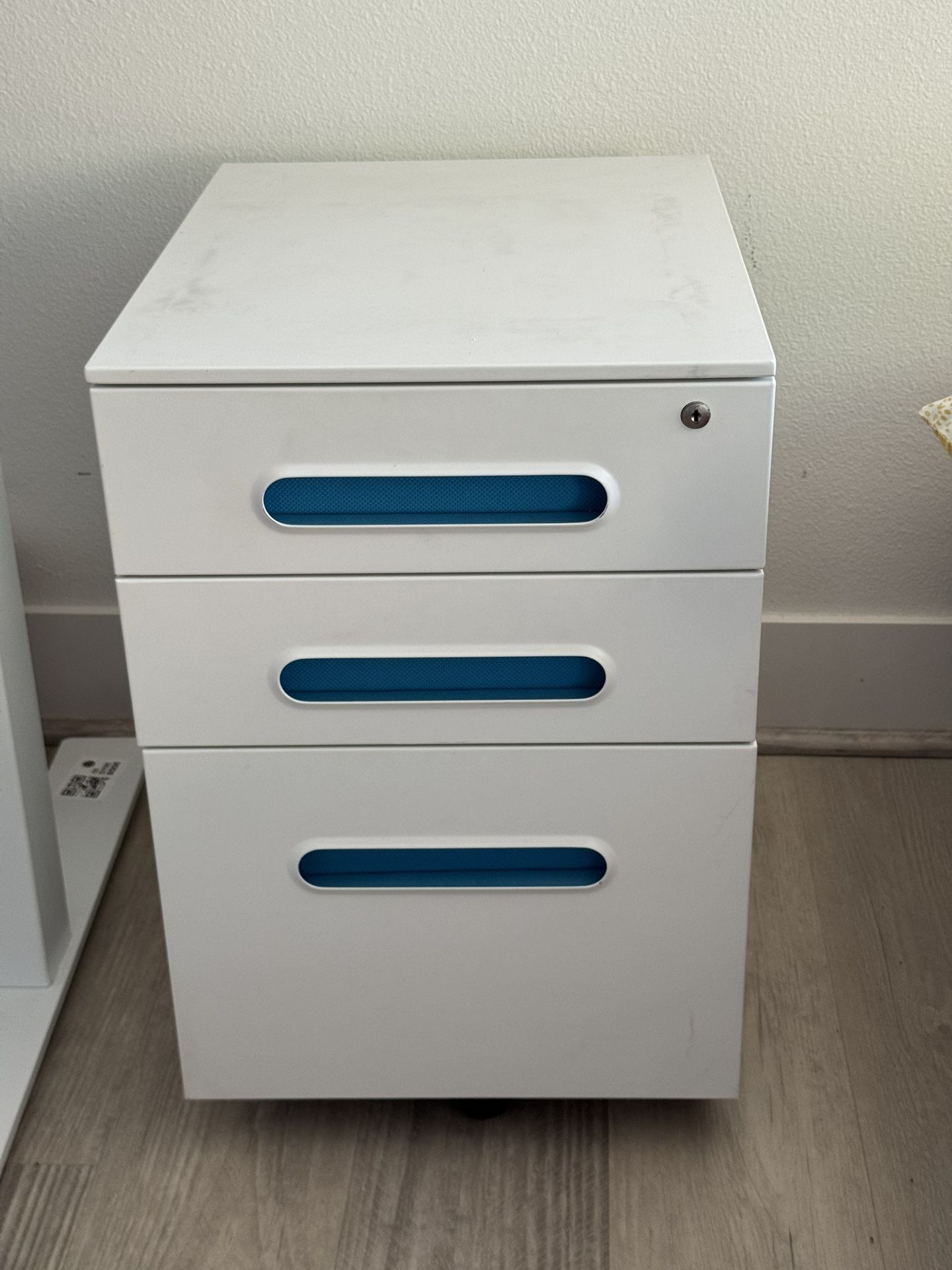 Autonomous filing Cabinet