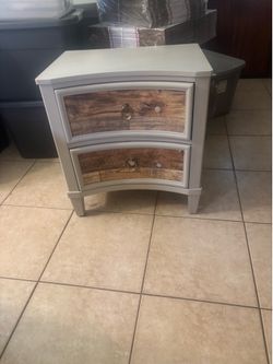 Dresser & nightstand set